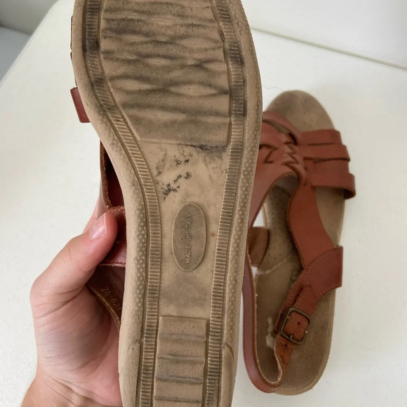 Cabin Creek Women’s interwoven strap sandals — size 8 - Picture 4 of 9